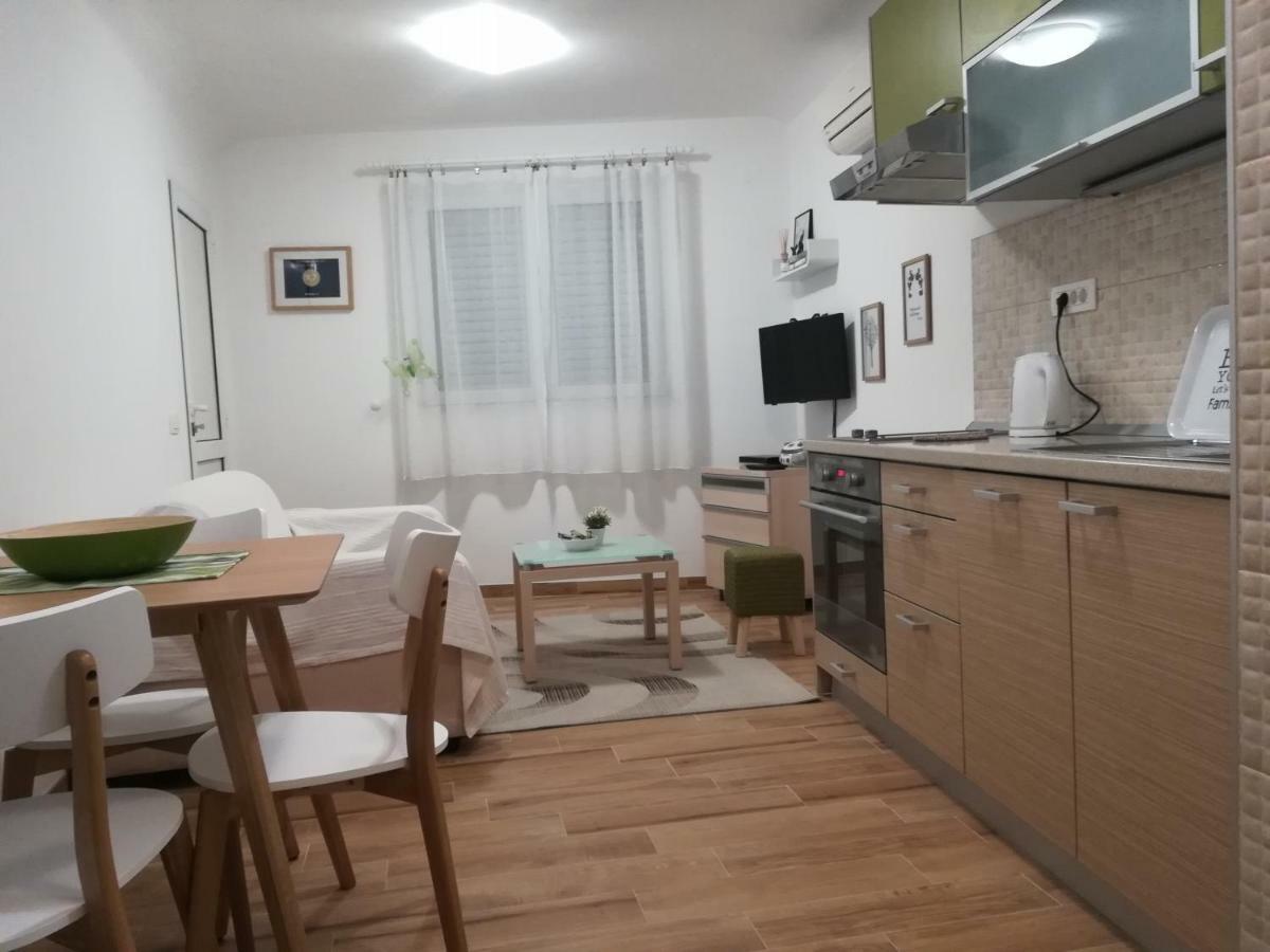 Iris Apartment 믈리니 외부 사진